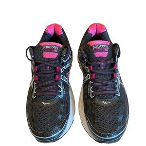 Saucony Omni 15 Women's Black and Pink Athletic Shoes